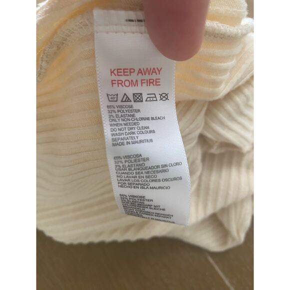 NWOT BDG Med long sleeve crop top cream - Picture 8 of 8